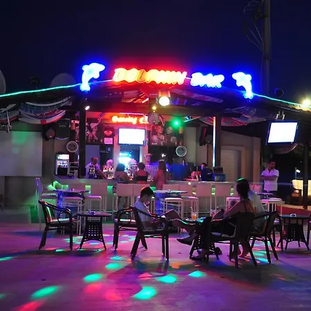 Siesta Aparthotel 3*